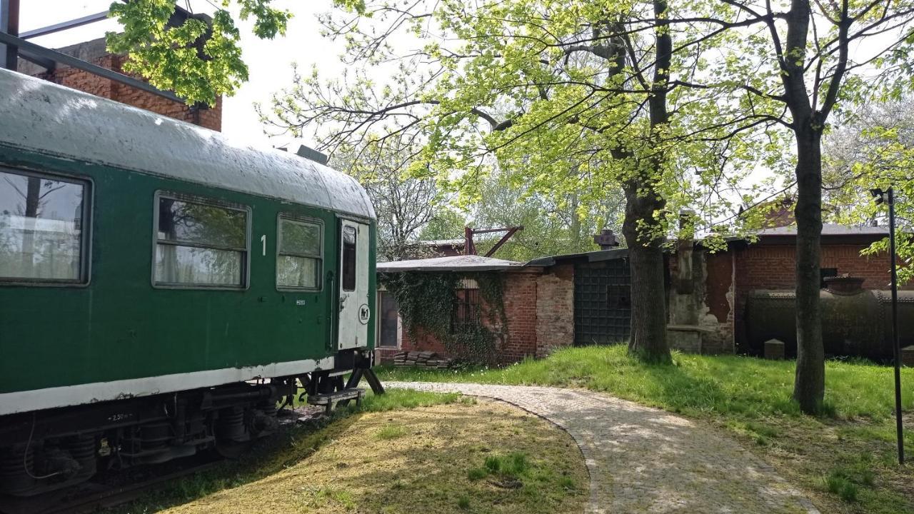 Wagony Sypialne W Muzeum Kolejnictwa 호텔 Jaworzyna Slaska 외부 사진